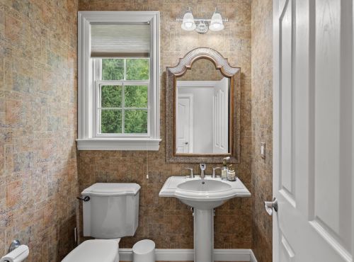 3466 Reeves Dr, Covington KY  41017-9436 exterior