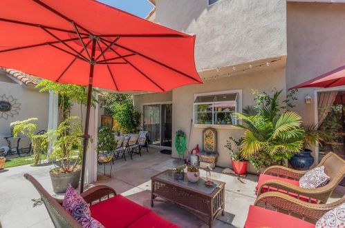 6742 Dove Ln, Riverside CA  92506-5000 exterior