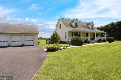 353 Hunterforge Rd, Macungie, PA 18062-8511