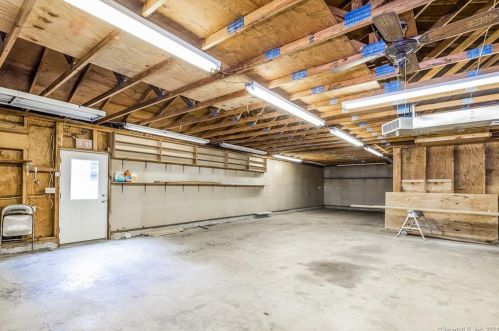 12 Icehouse Rd, Norwich CT  06351-3207 exterior