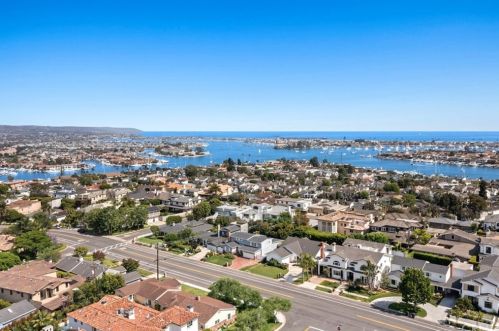 801 Cliff Dr, Newport Beach, CA 92663-5816