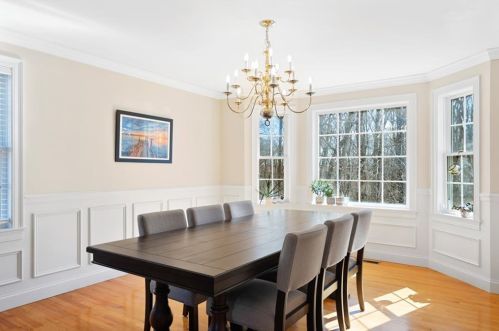 37 Millers Brook Dr, Cumberland RI  02864-6163 exterior