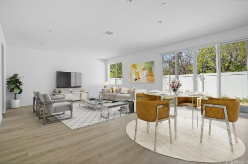 17316 Lemay St, Van Nuys CA 91406-5400 exterior