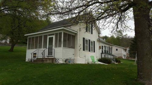1007 Spring St, Clermont, IA 52135-8635