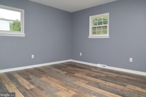 8042 Jefferson St, Hummelstown PA  17036-9319 exterior