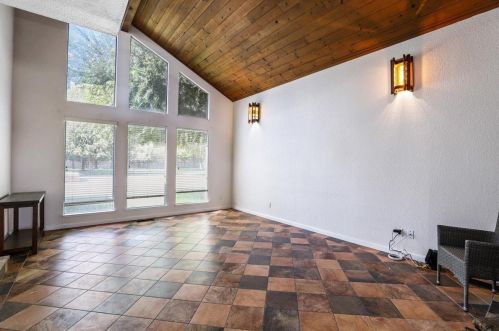1812 Golf Rd, Turlock CA  95380-9746 exterior