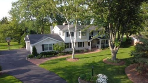 10720 Fairway Cir, Thiensville, WI 53092-5106