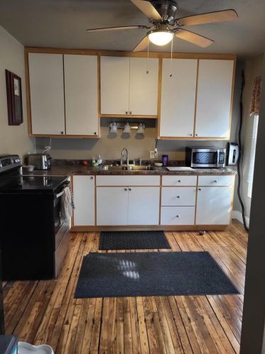 1035 Walnut St, Green Bay, WI 54301-4405