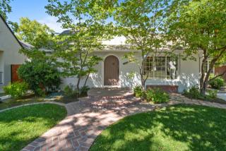 1017 3rd Ave, Sacramento, CA 95818-3335