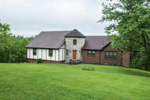 104 Lake Ridge Dr, Richmond, KY 40475-8636