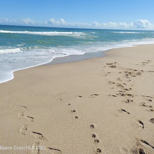 610 Dolphin Cir, Sebastian FL  32976-2591 exterior