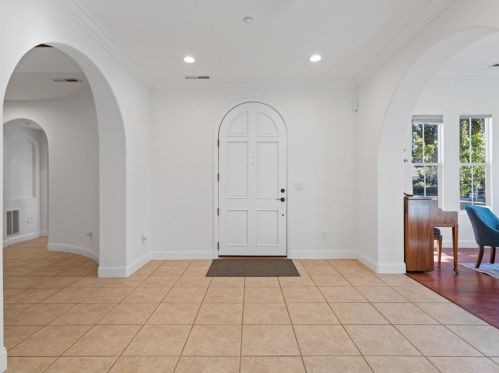 2075 Merlot Dr, Morgan Hill CA  95037-3883 exterior