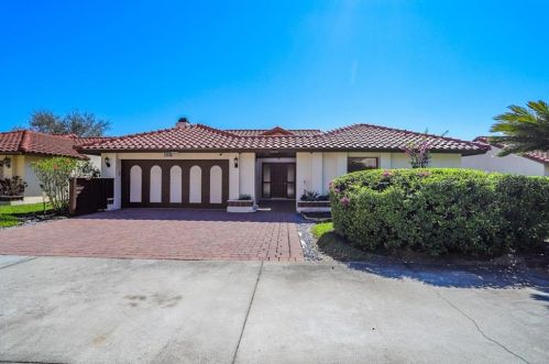 8264 Lisbon Ct, Orlando, FL 32836-8735