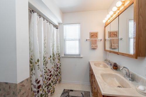 6881 91, Milwaukee WI 53224-4712 exterior