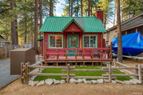 2601 Pinter Ave, South Lake Tahoe CA  96150-3015 exterior