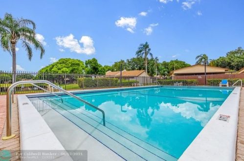 9850 15th Ct, Hollywood FL 33024-4471 exterior