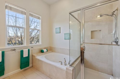 600 Landmark Ln, Redwood City CA  94065-2888 exterior