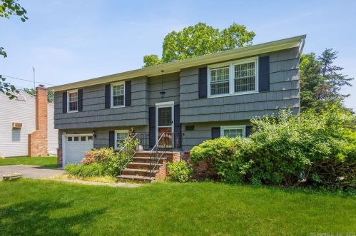 11 Hastings Ln, Stamford, CT 06905-2902