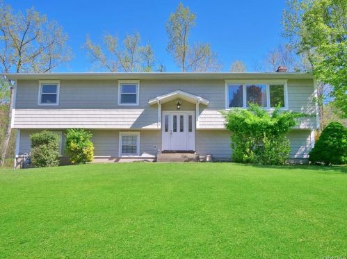 198 Rutgers Rd, Orangeburg, NY 10962-2728