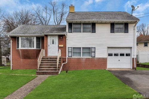 29 Tracy Dr, Perth Amboy, NJ 08863-1032