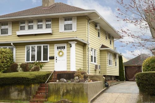 452 First Ave, New Rochelle, NY 10803-1105