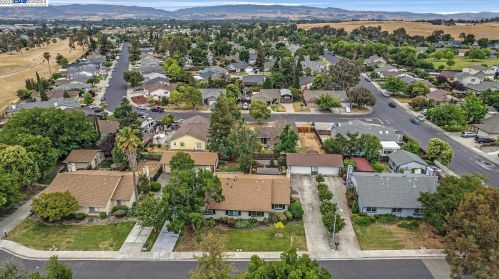 1553 Buttercup Ct, Livermore CA  94551-6718 exterior