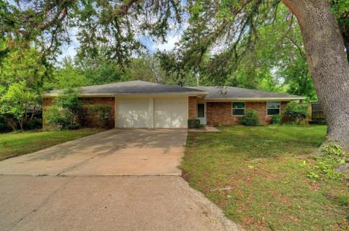 1428 Avenue C, Denton, TX 76205-6924