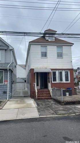 91-21 92nd St, Jamaica, NY 11421-2102