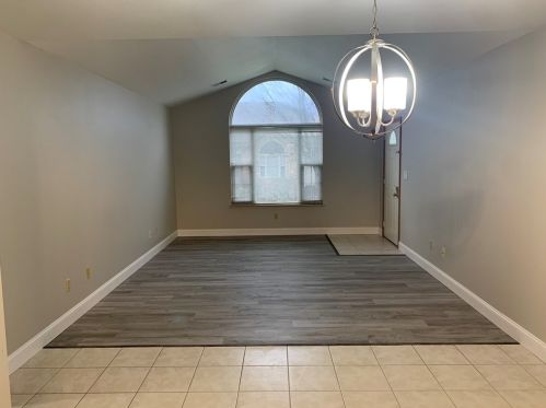 211 Charlotte Ln, New Castle, PA 16101-1054
