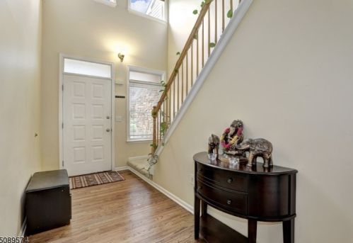130 Springhill Dr, Greystone Park, NJ 07950-1184