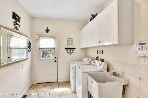 8 Rillstone Ct, East Freehold NJ  07728-8574 exterior