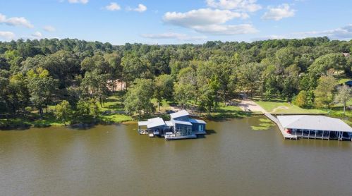 15841 Peninsula Rd, Whitehouse, TX 75791-8327