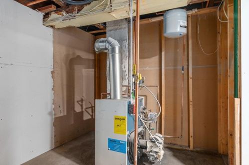 166 Pound Rd, Cumberland RI  02864-2706 exterior