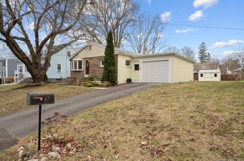 47 Greenway Rd, Groton, CT 06340-5825