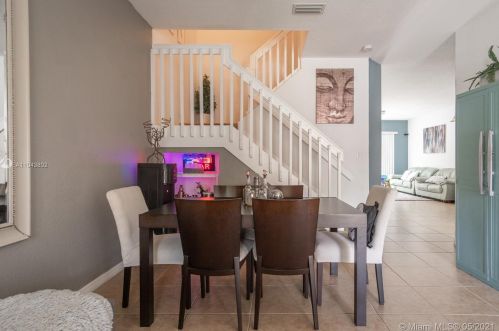 9084 17th Ct, Hollywood, FL 33025-7601