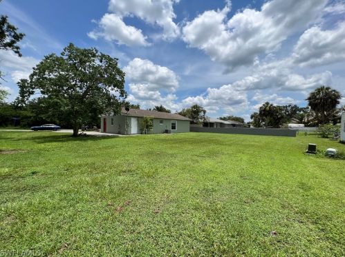 233 Purdue St, Lehigh Acres, FL 33936-5062