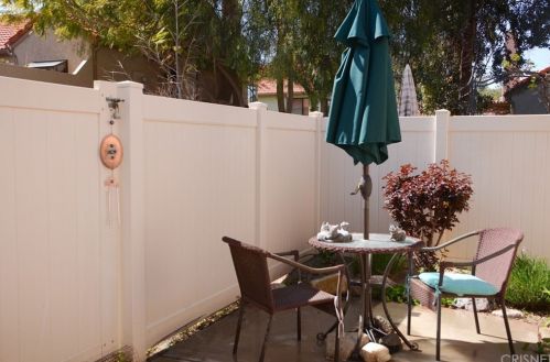 19966 Avenue Of The Oaks, Santa Clarita CA  91321-1387 exterior