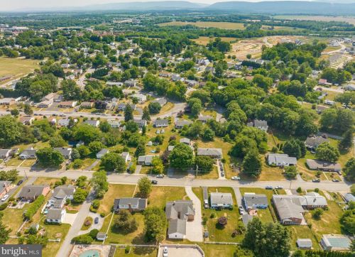 616 Seminary St, Charles Town WV  25414-1447 exterior