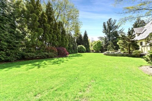 177 Soundview Ave, White Plains NY  10606-3825 exterior