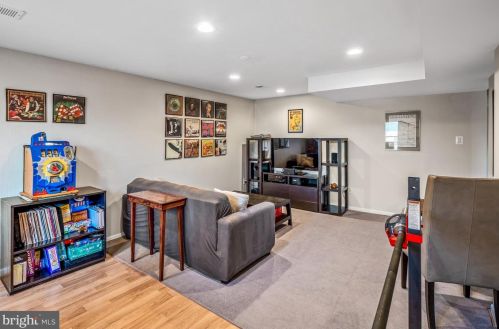 9210 Capricorn Ct, Springfield VA 22015-3513 exterior