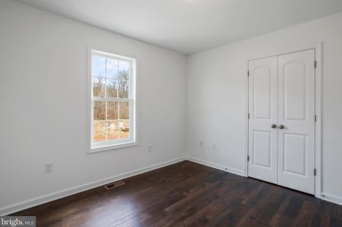 1198 Happy Ridge Dr, Front Royal VA  22630-5302 exterior