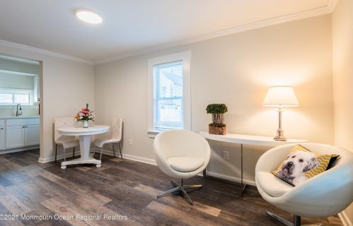 124 Leighton Ave, Tinton Falls, NJ 07701-1343