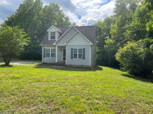 304 Murraylane Rd, Greensboro, NC 27405-7620