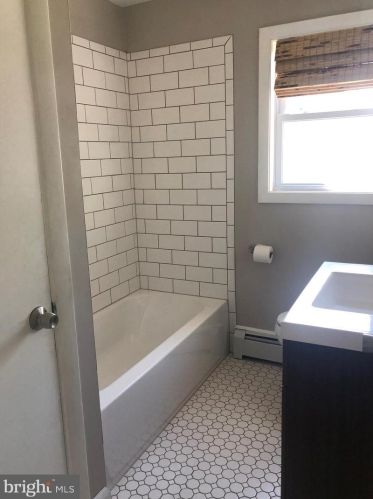 121 Grn St, Camp Hill PA  17011-6552 exterior