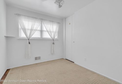 5 Wyoming Dr, Jackson Twp NJ  08527-1548 exterior