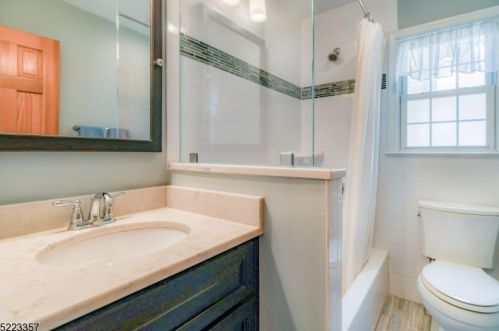 30 Munsee Dr, Cranford NJ  07016-3460 exterior