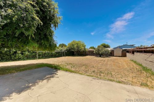 1750 Skyline Dr, Lemon Grove, CA 91945-4214