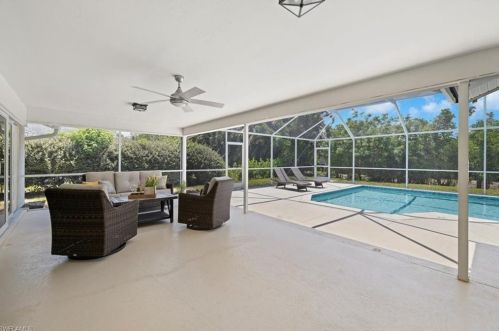 10461 Regent Cir, Naples FL  34109-1571 exterior