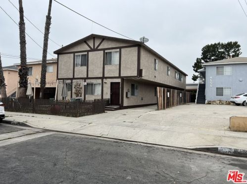 4561 173rd St, Lawndale, CA 90260-3431