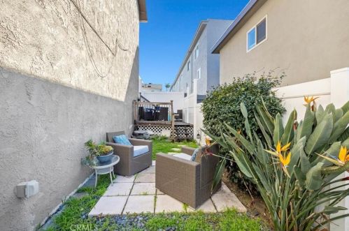 1140 Manhattan Beach Blvd, Manhattan Beach CA  90266-5249 exterior